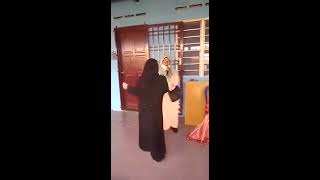 Perghhh Gelek Makcik Ni Kalah Inul