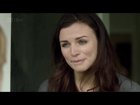 Aisling Bea lesbian kiss