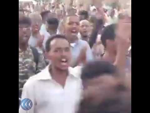 شاهد مظاهرات وسط الخرطوم وأماكن متفرقه مطالبة بالمدنية ومحاسبة المتورطين في أعمال العنف