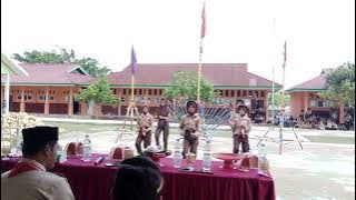 Penampilan Siswi SMPN 1 Karamat tarian tabe-tabe di acara Perkemahan di desa busak I Kabupaten Buol