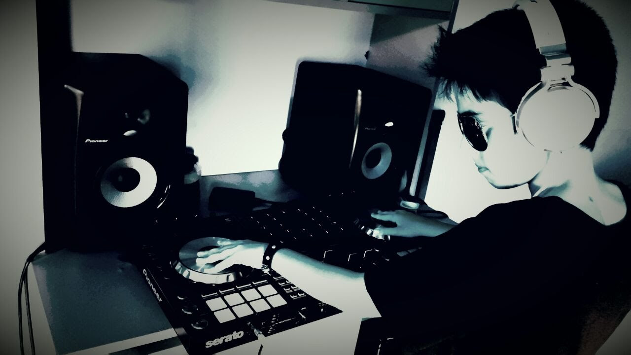 DJ AriF   Mini set