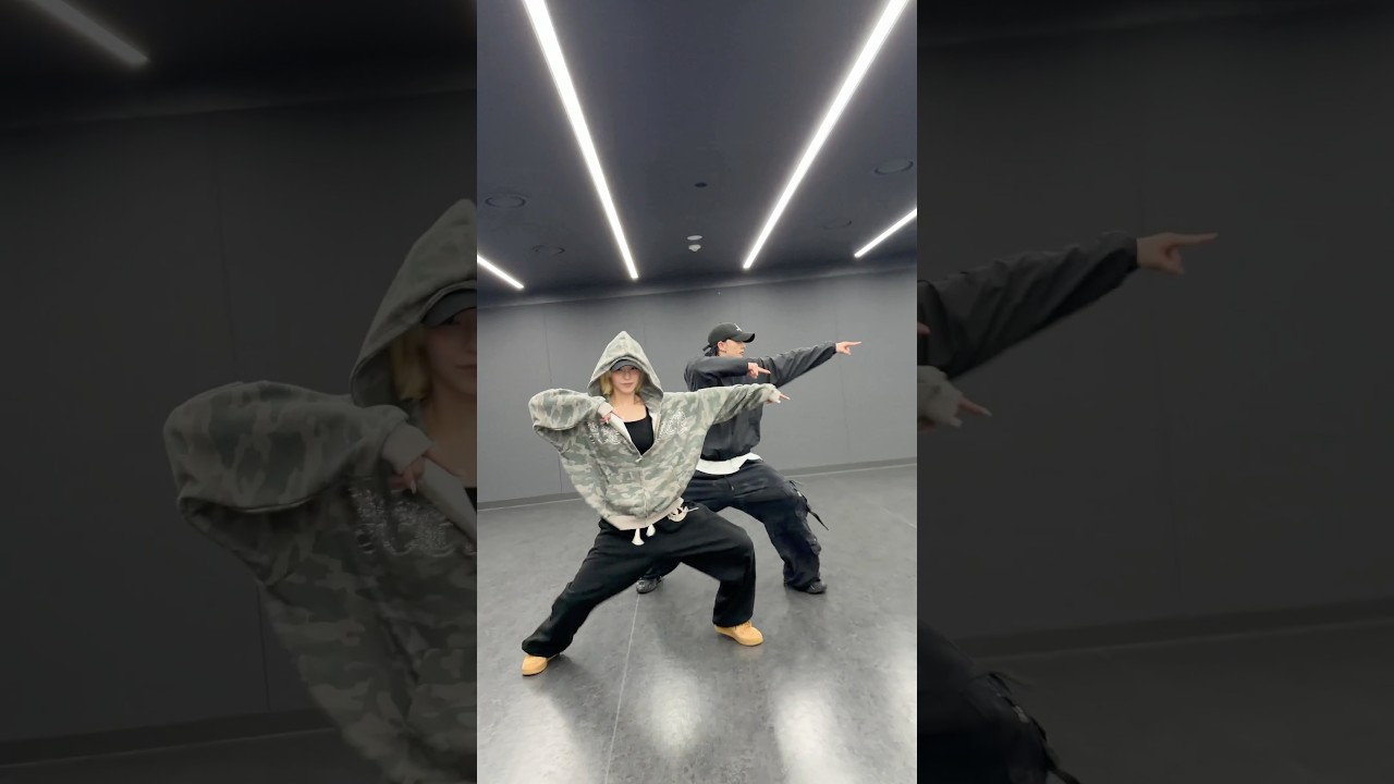 Watch 🥟❤️🎬HYUNJIN AND ITZY’S YEJI TUNNEL VISION CHALLENGE! #hyunjin #현진 on YouTube Watch 🥟❤️🎬HYUNJIN AND ITZY’S YEJI TUNNEL VISION CHALLENGE! #hyunjin #현진 on YouTube