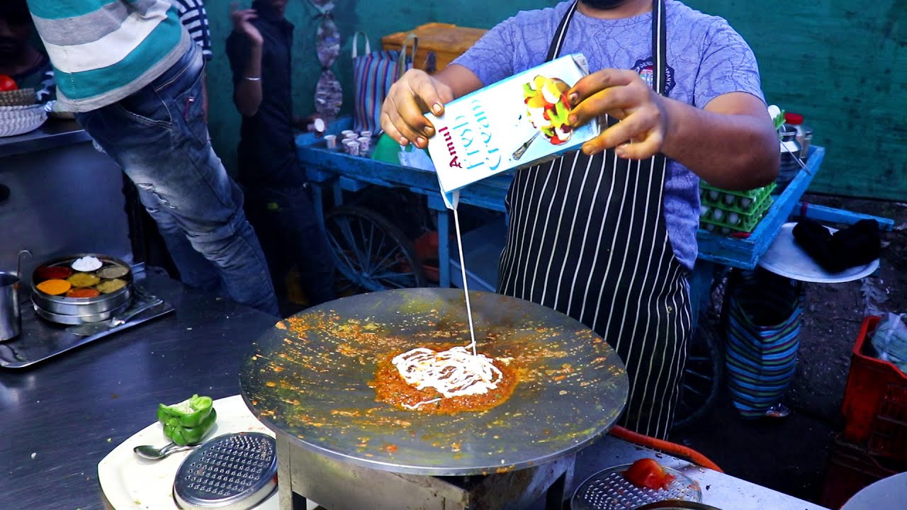 Famous Trimurti In Surat Making Egg Hungama Fry | Road Side Three Layer Omelet | Indian Street Food | Street Food Fantasy