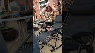 Review Outsunny Zero-Gravity Rocking Chair can 5ft 2inch people rock and recline