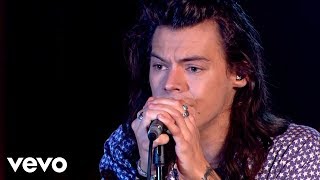 Video thumbnail of "One Direction - Infinity (Live)"