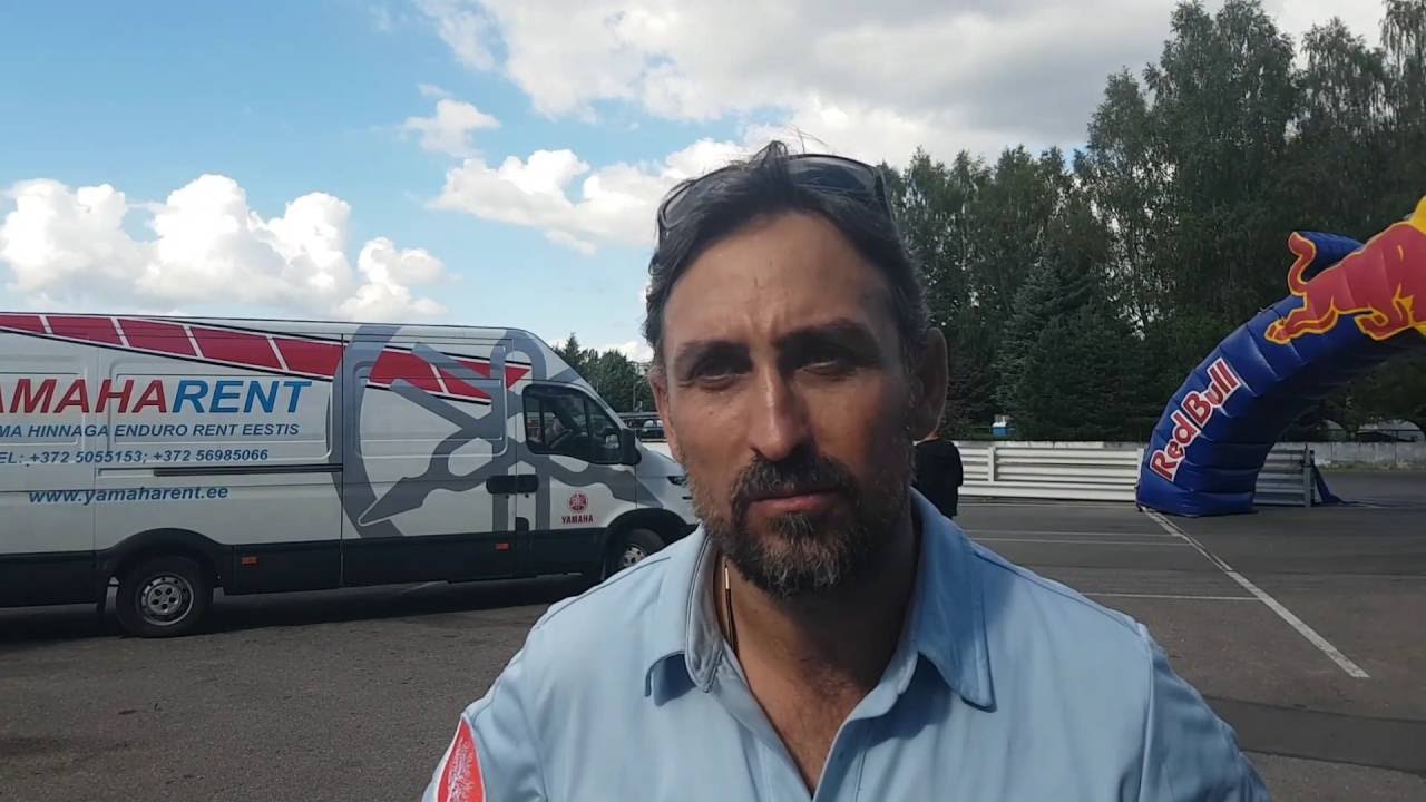 Bruno Rožkalns saka, ka negadījuma vietā riepas bija, bet fotogrāfijās tās ir dzēstas