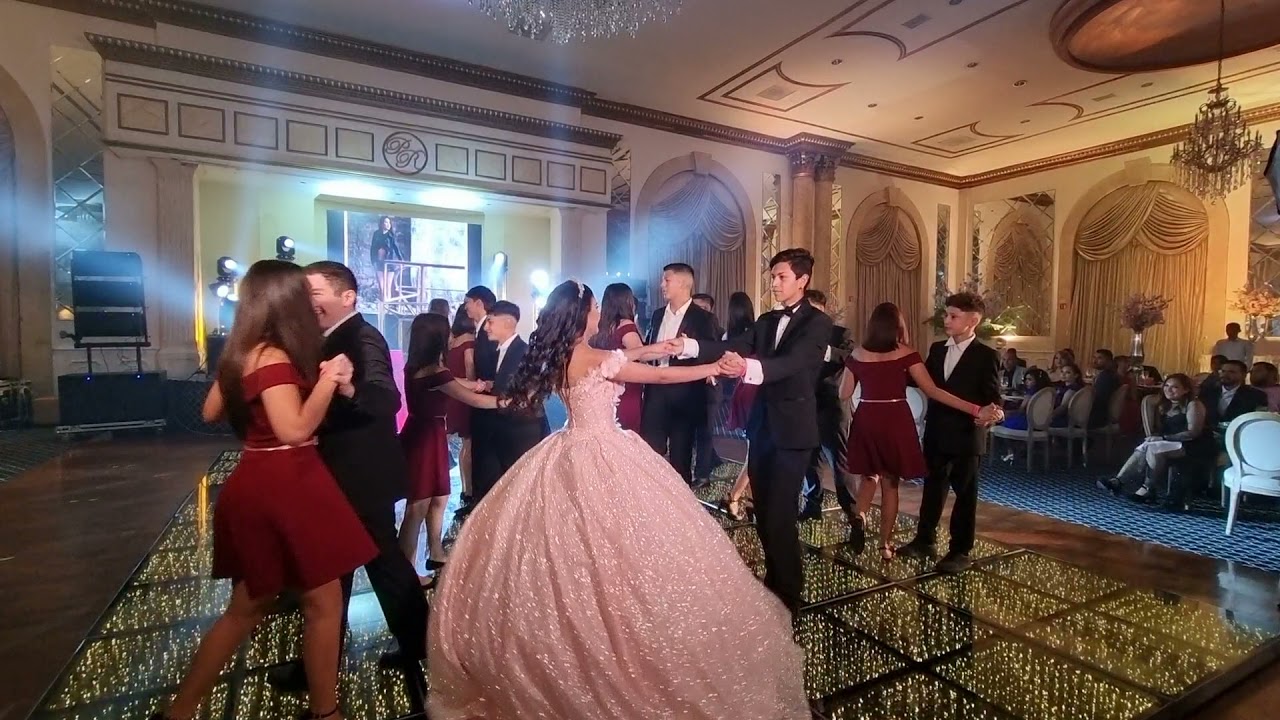 VALS DAMAS Y CHAMBELANES XV AÑOS 2021 YouTube