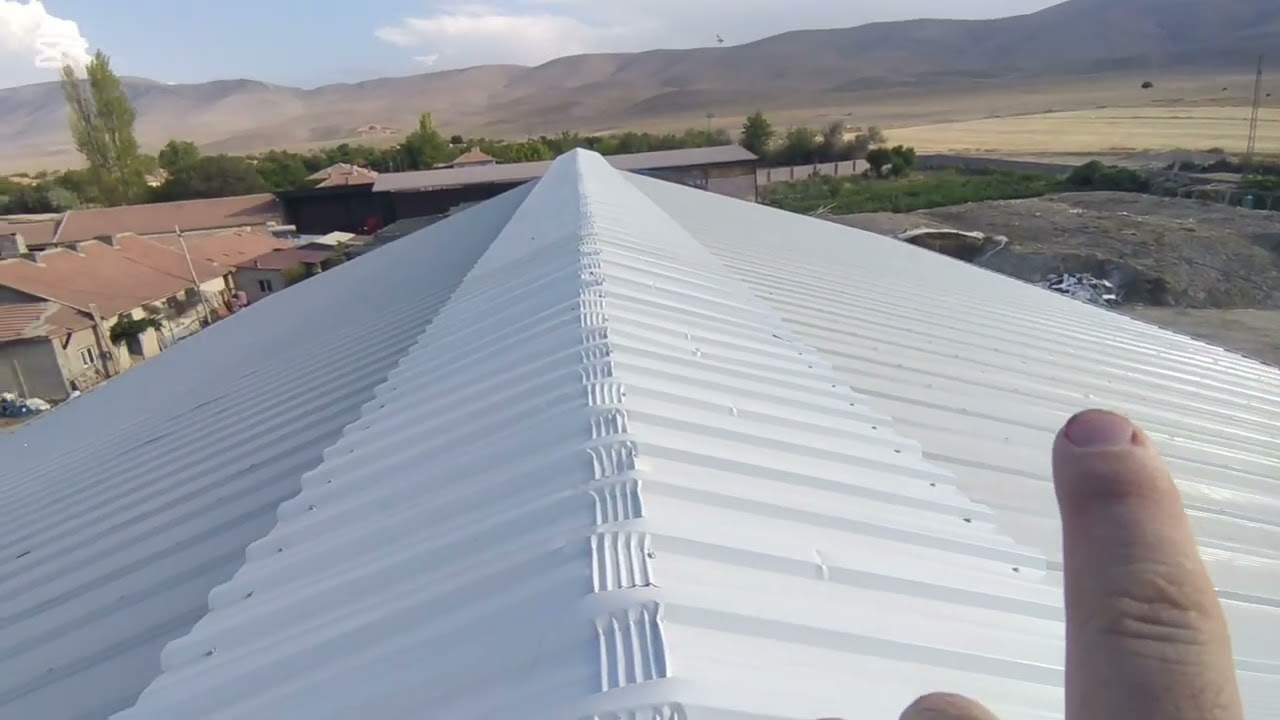 Kısa bir şekilde  44 metre uzunlukta 28.80 santim genişliğinde kapalı ahır sistemi 