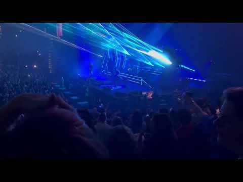 The Strokes live in Tampa 9/12/26 performing “Psycho Shit”