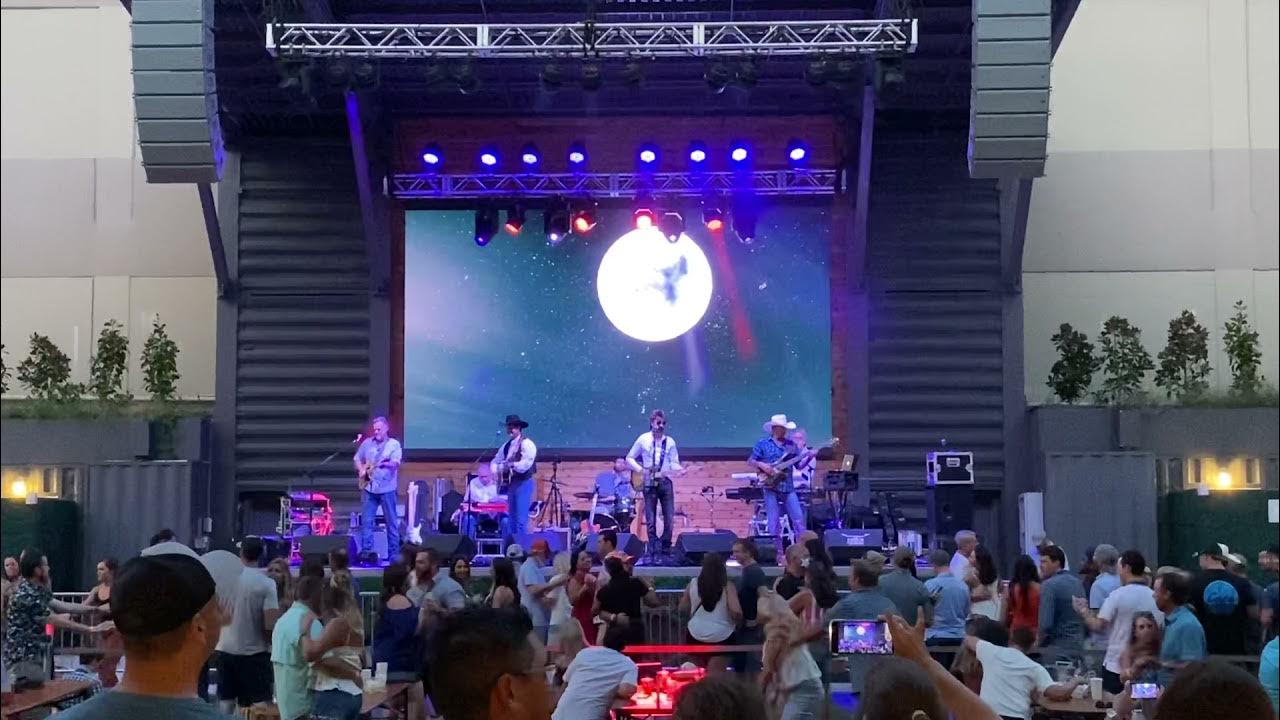 Dunn & Brooks Neon Moon live at Legacy Hall 8/7/2021 YouTube