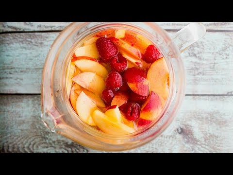 peach-&-raspberry-moscato-punch