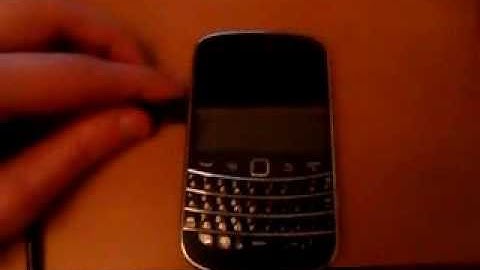 Blackberry Bold 9900(Red Light Flashing)