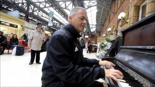 Video thumbnail of "Pachelbel's Canon in Marylebone Station"