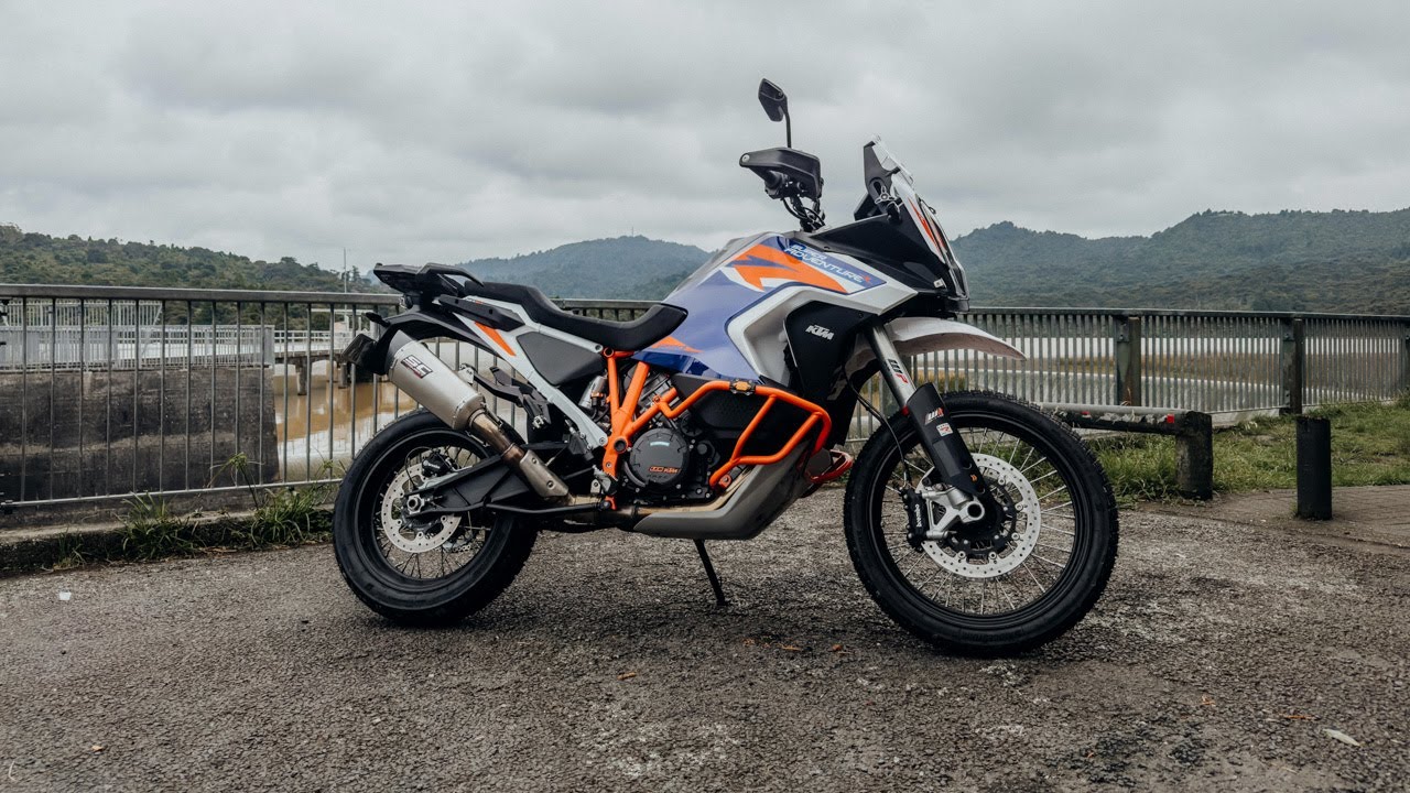 KTM 1290 Adventure Got New Rubber | Bridgestone AT41 - YouTube
