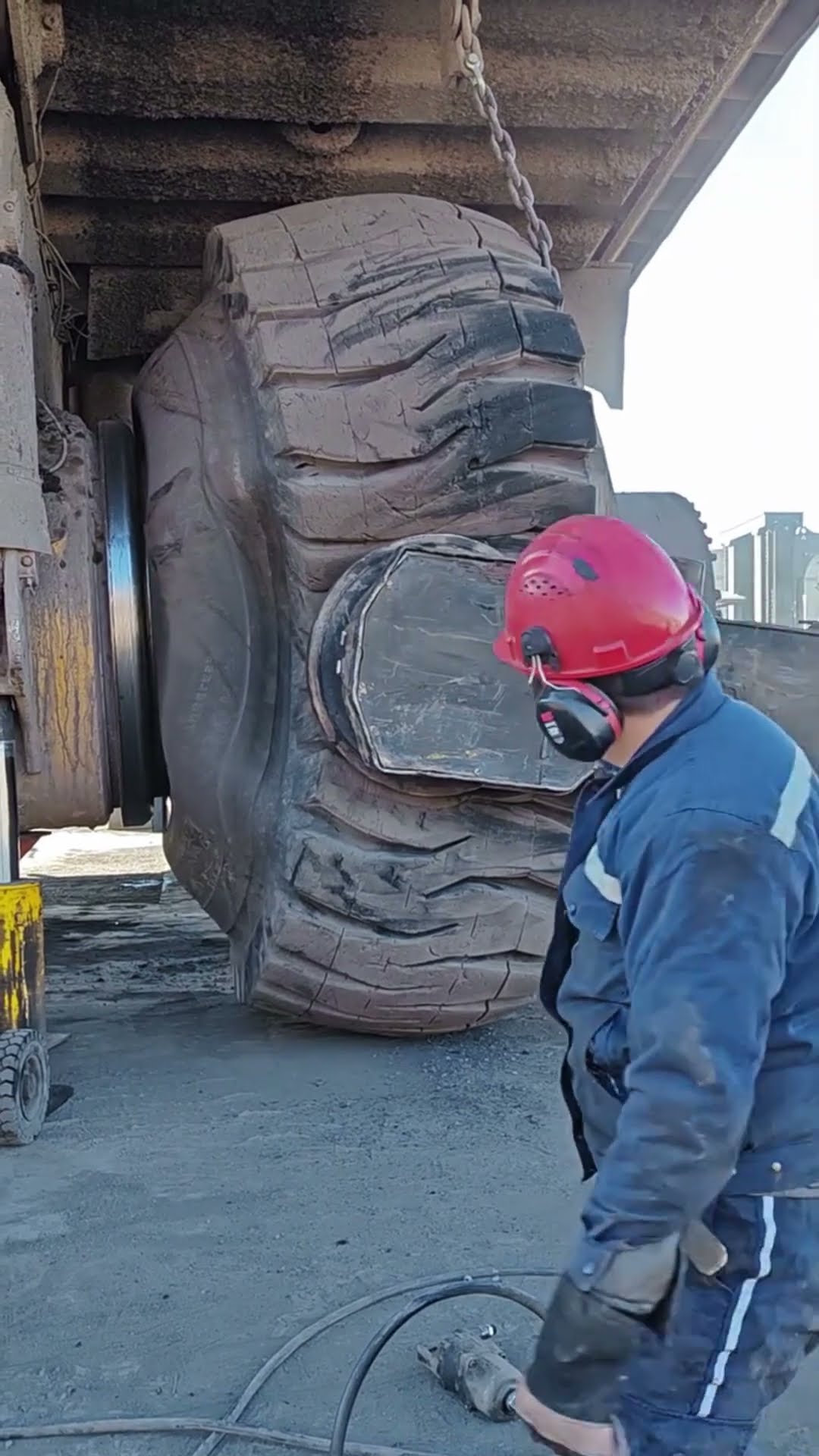 Truck tire change process- Good tools and machinery make work easy