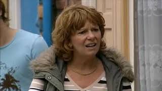 Coronation Street - Liz McDonald Squares Up To Teresa Bryant (8th October 2009)