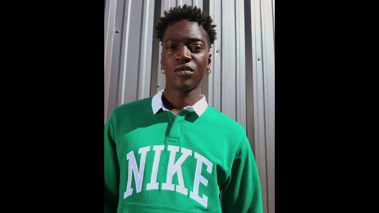 Stepping Into Timeless Comfort: Nike Air Max 1 Essential for Men  