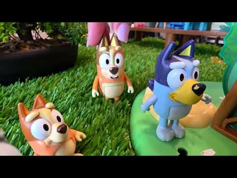Bluey & Bingo's Backyard Treasure Hunt! 🗺️ | Bluey Toys Playtime
