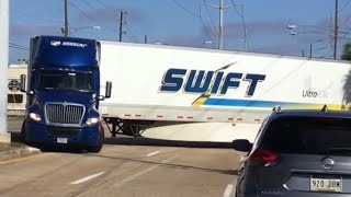 Can trucks drive in shoulder in Oregon? | Amazon truck makes car disappear | Swift Driver in action