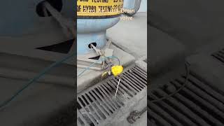 Auto drain valve