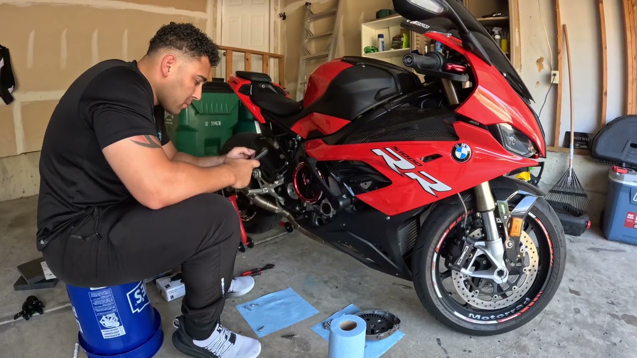 S1000RR DBK Clear Clutch Cover Install