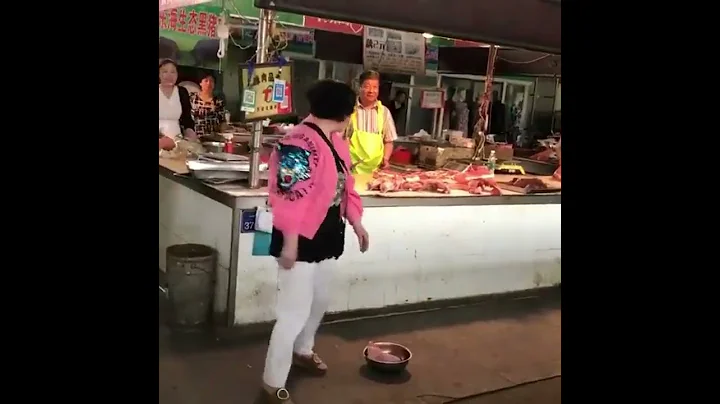 LMAOOO! That's was smooth! 🤣👀 #shorts