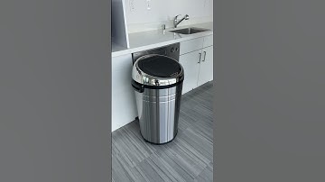 SENSOR TRASH CAN WITH WHEELS....
