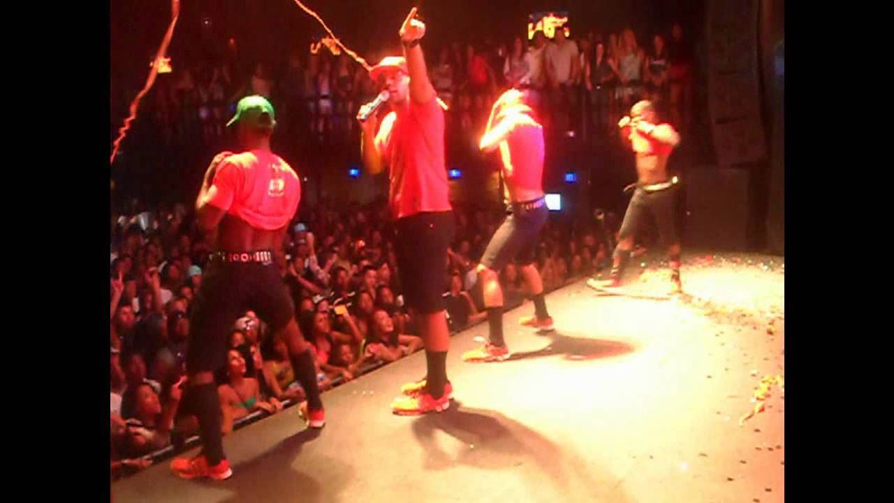 MULEKES ASSANHADOS GRAVACAO DO DVD ARMAGEDON III ( WEST SHOW )