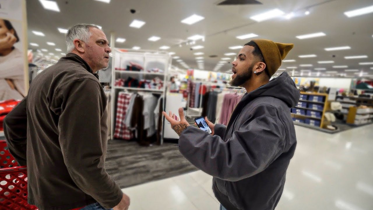 ОН ПЫТАЛСЯ НА МЕНЯ НАЛЕТЬ!