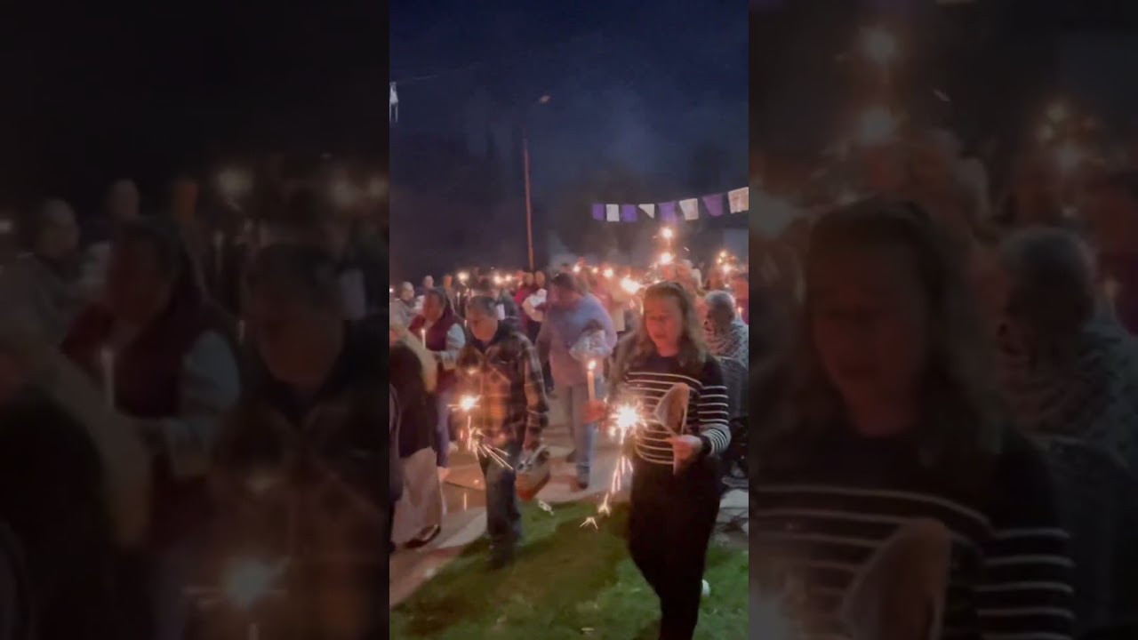 Procesión al templo con velas y lucecitas 🎇 #cantabria #tradiciones #candelaria
