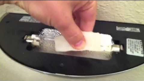 How to properly fit an R7s Double ended Halogen bulb into a socket