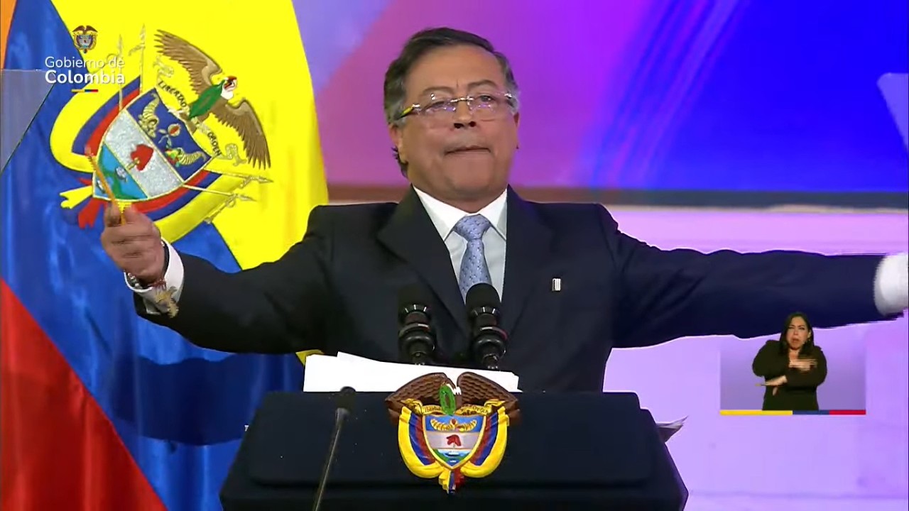 EN CORO ¡Le Gritaron! BOQUIABIERTOS ¡Lo Aplaudieron! y EXPERTOS LE ELOGIARON esta ¡Clase Magistral!