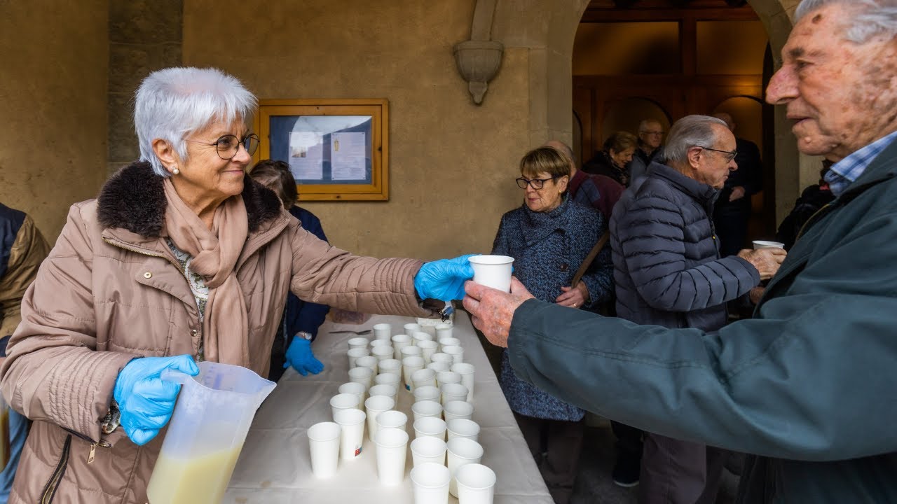 Els Hostalets de Balenyà celebra Sant Fruitós, patró del poble, amb el repartiment de brou