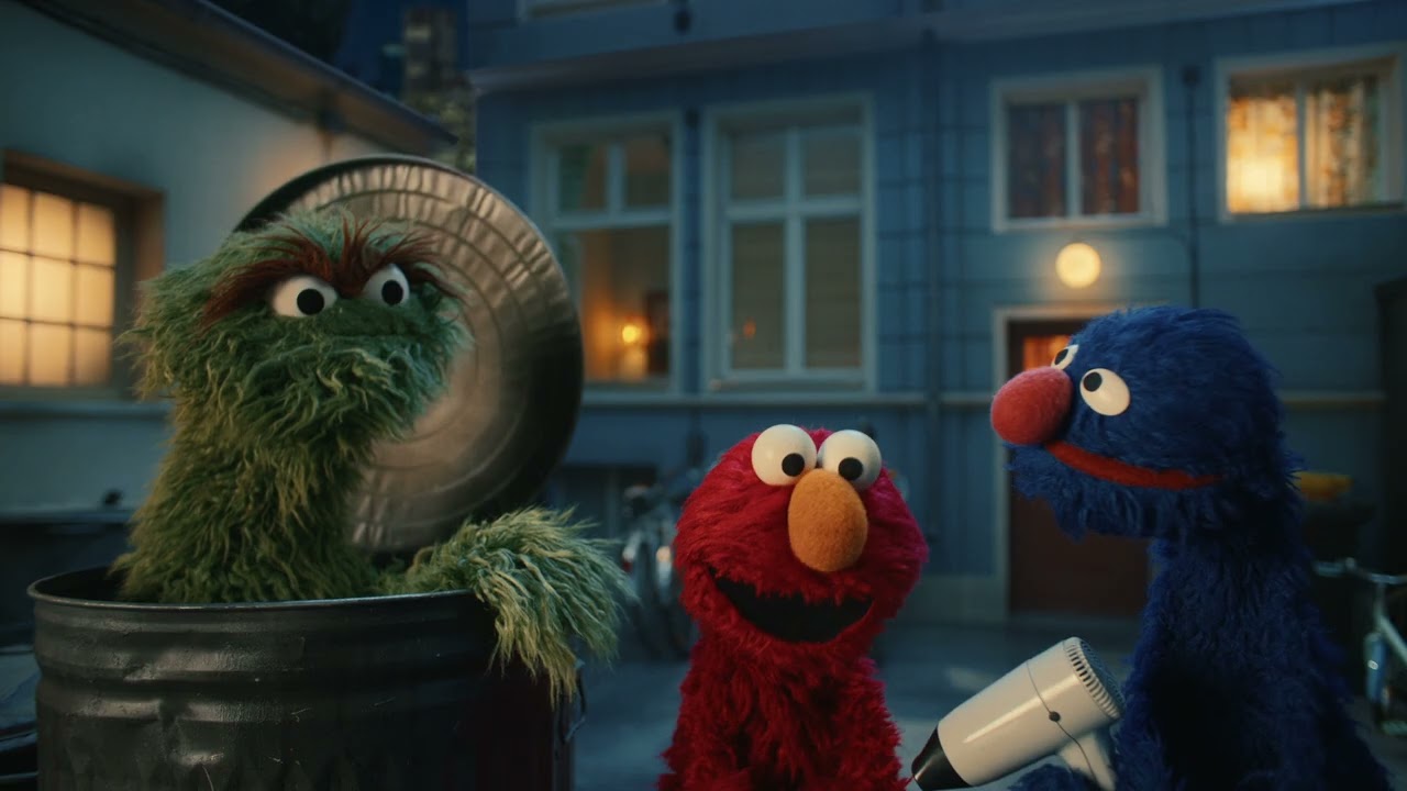 Grobis Föhn – Elmo, Oskar und Grobi klären auf: Elektro-Altgeräte gehören nicht in die Tonne!