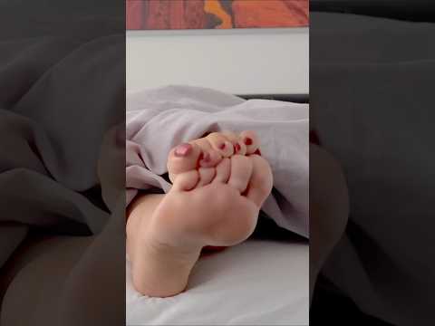 Barefoot relax 😎#footrelaxation #feet #relax