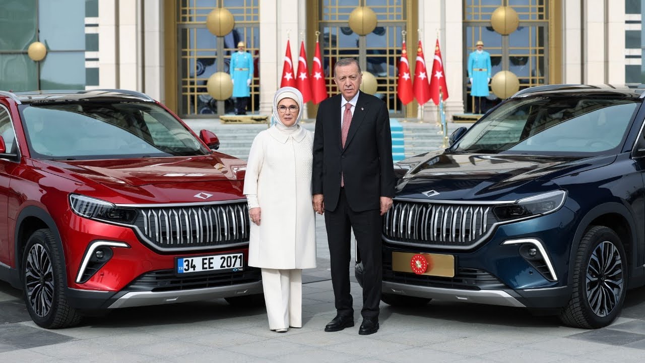 Erdogan erhält im Weißen Palast das erste Togg Auto | 2023