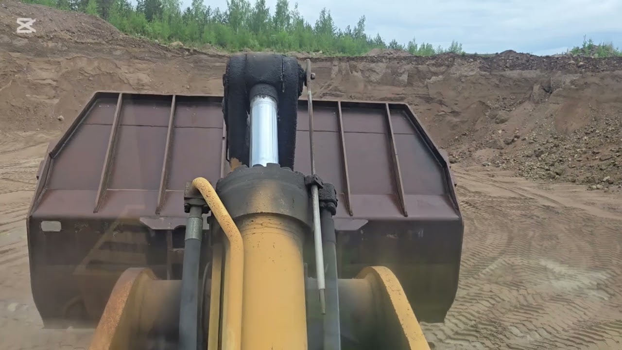 #pohjarakentamista #soranlennätys #kuormaushommaa #vetoja