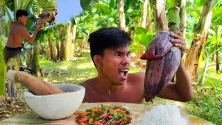 Eating Banana Flower with Spicy Chili & Salt (Mouth Watering) Boy Tapang ️?