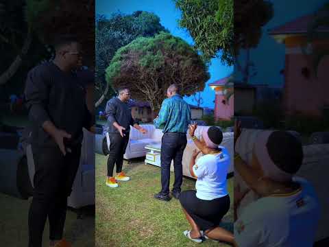 Mukade Wange Entebe Mpa Ya Bwelele Nze Ndi Musaja Munkuseere