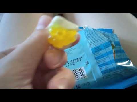 Тимофей ест мармеладки мамба - YouTube