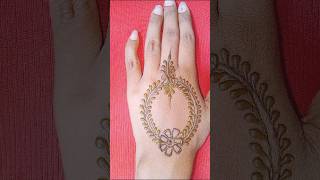 easy back hand henna design। arabic pattern mehndi design।👌 #shorts #henna #mehndi #arabic #trending