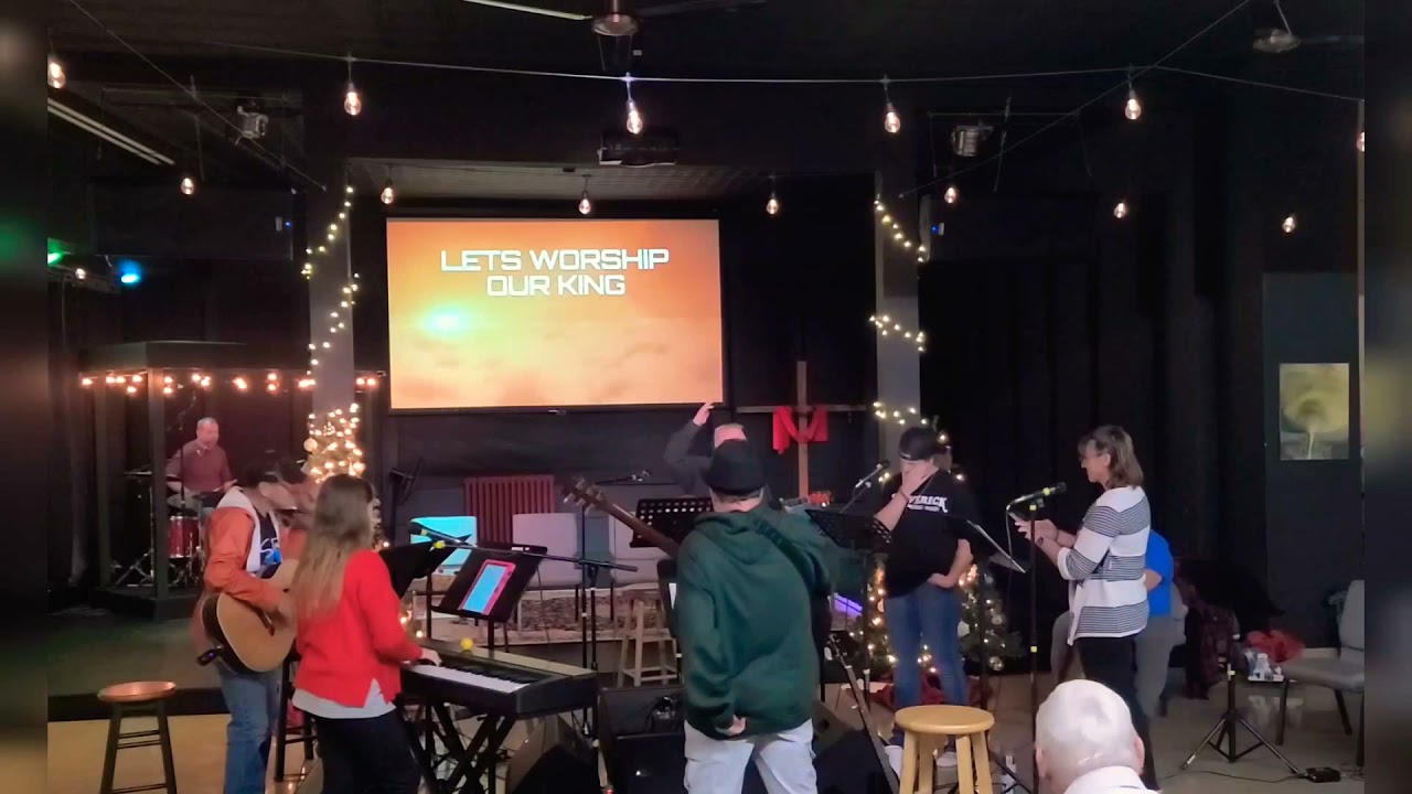 Rattle! Elevation Worship (MuddyBoots) YouTube