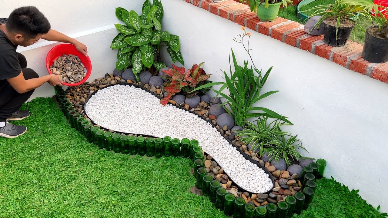 Garden recycled with glass bottles - YouTube