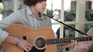 Miniatura de vídeo de "Veronica Falls - Stephen - Bandstand Busking"