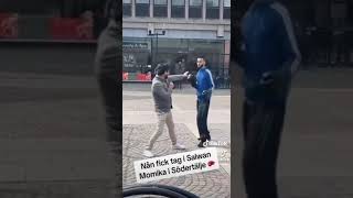 ضرب سلوان موميكا من احد الشباب العراقيين في السويد