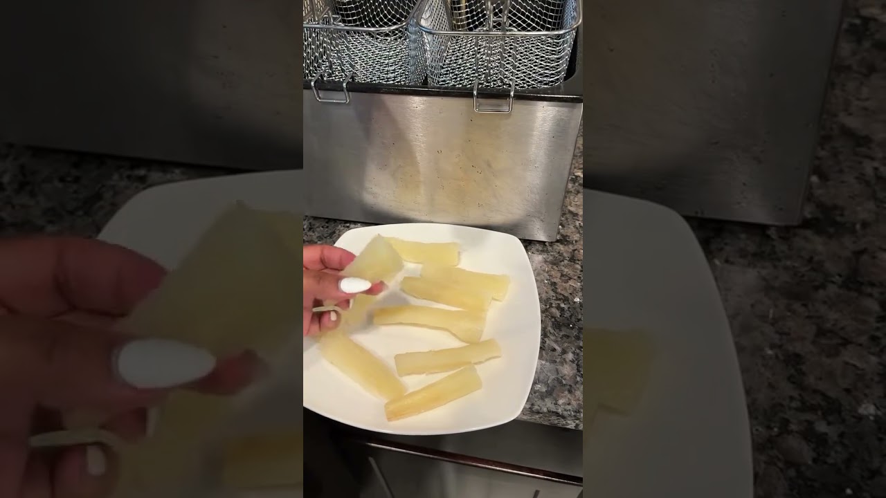 Recipe: Fried Yuca Fries (Kasav Bouyi epi Fri) 🍟🇭🇹 Golden, crispy on the outside, soft on the