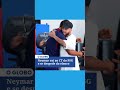 Neymar vai ao CT do PSG e se despede do elenco