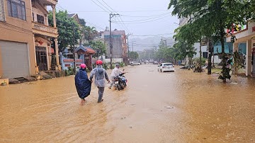 Mưa Bão Lũ lụt sạt lở Hà Gia cũ Tuyên Quang căng đét khu phố Ẩm Thực. Nguyễn Tất Thắng