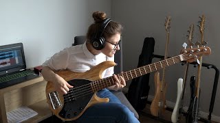 Video-Miniaturansicht von „Lana Del Rey - Off to the Races (Bass Cover)“