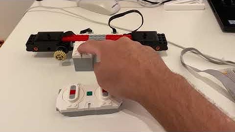 Legoino: Example with two Train Hubs